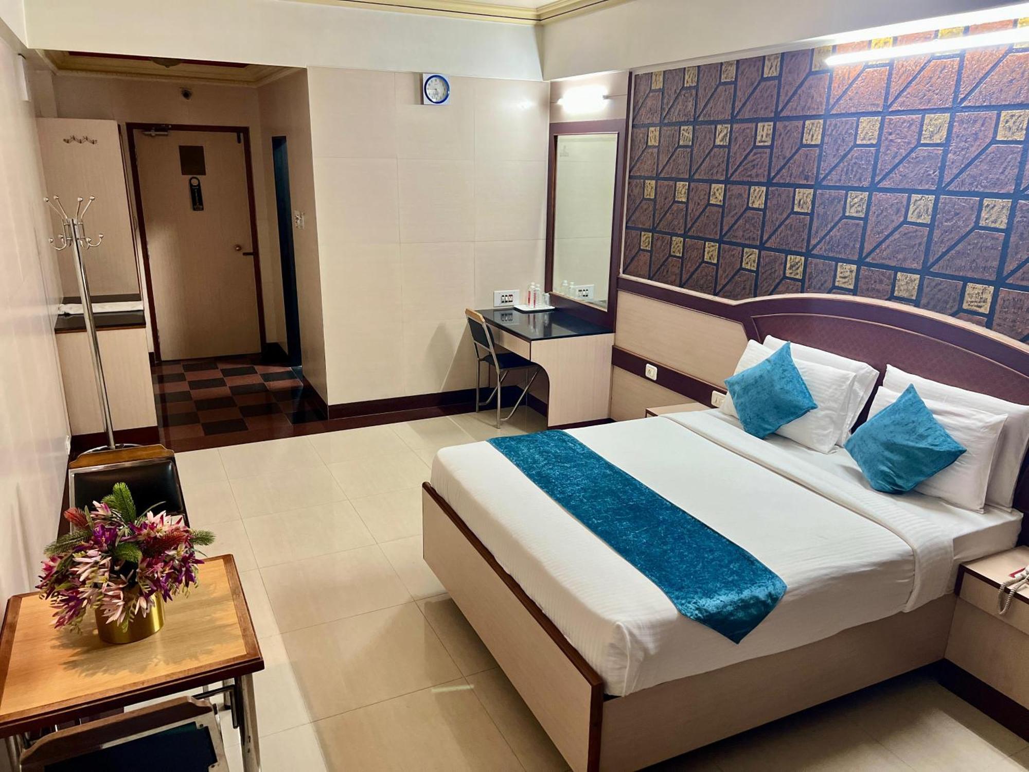 The Grand Krishna Rooms Бангалор Экстерьер фото