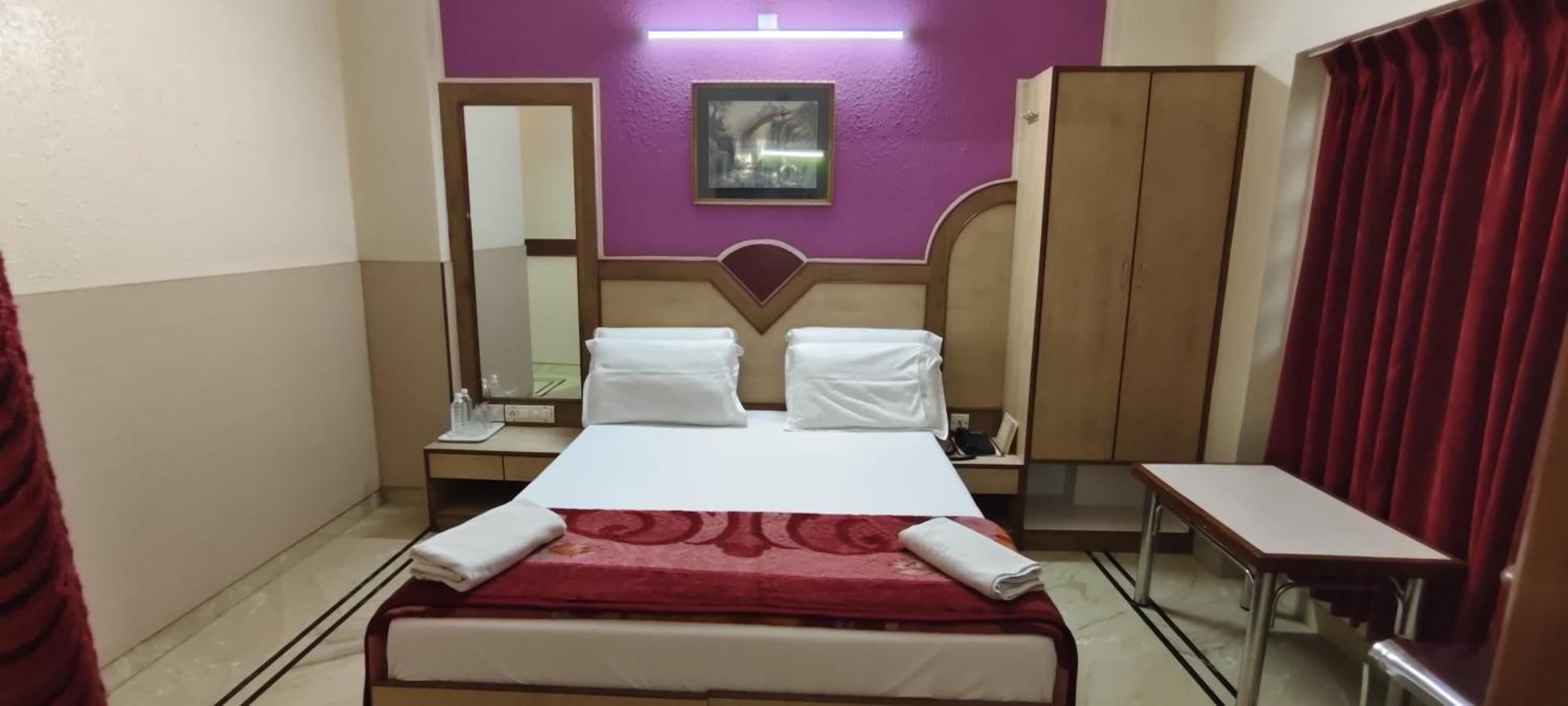 The Grand Krishna Rooms Бангалор Экстерьер фото
