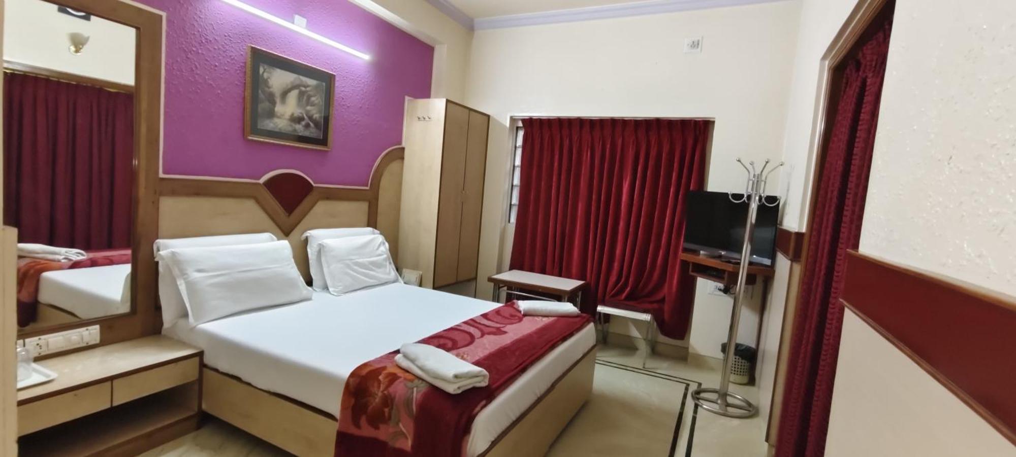 The Grand Krishna Rooms Бангалор Экстерьер фото